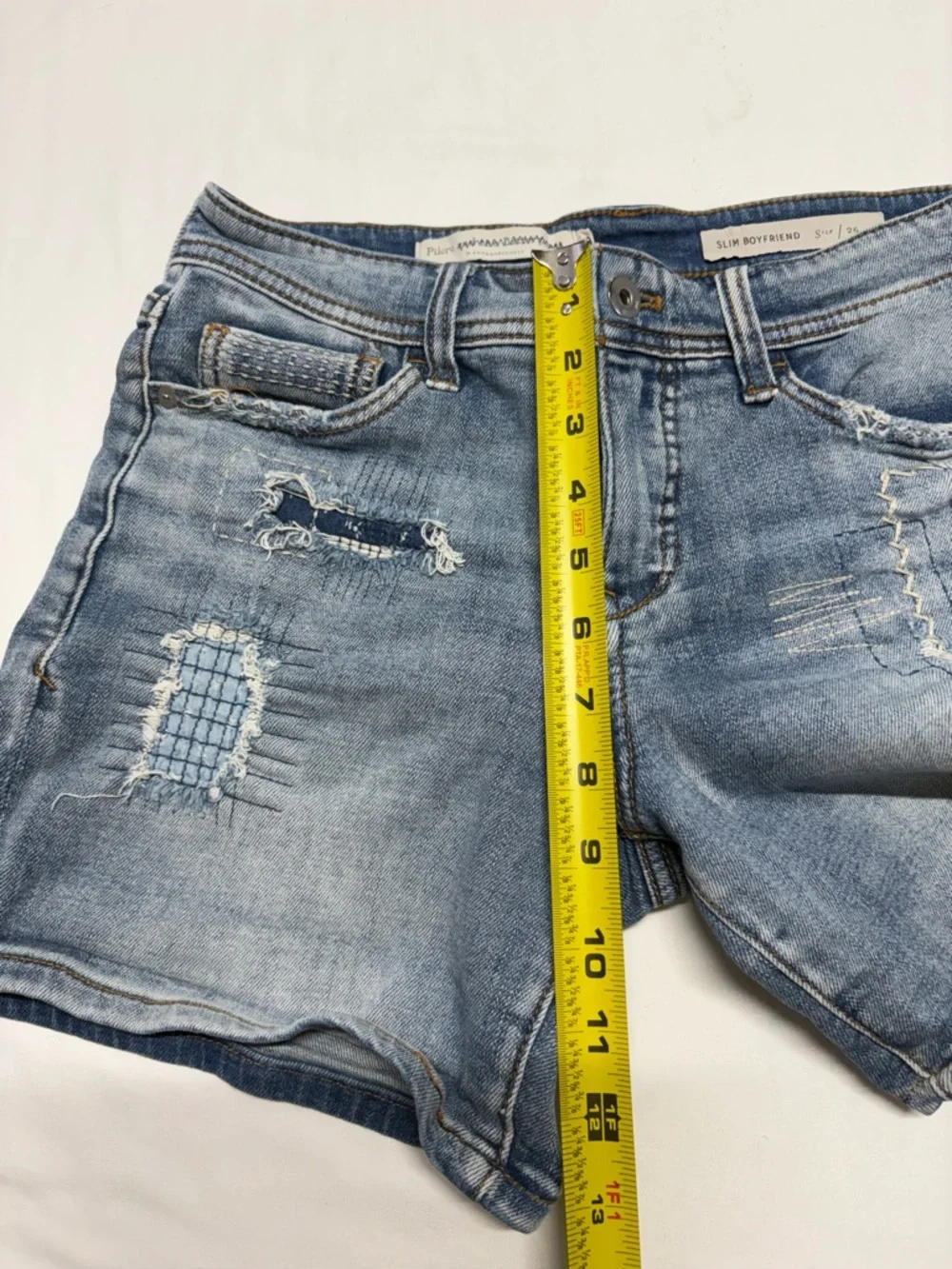 Pilcro Slim Boyfriend Jean Shorts — Anthropologie —
Size 26 - Picture 4 of 7